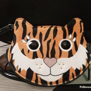 betsey johnson wristlet